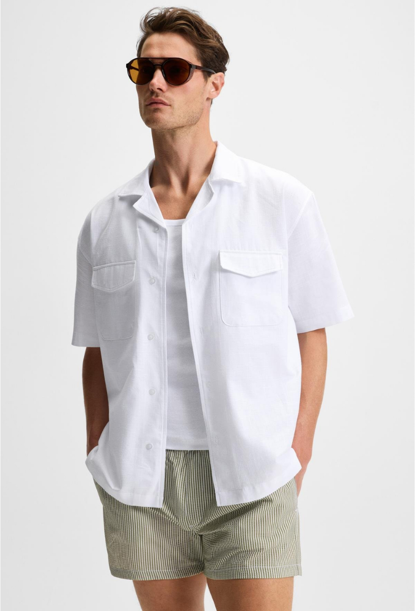 Plain Catalog Feed Ad Example